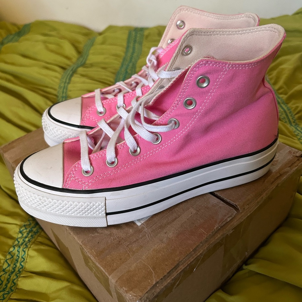 CONVERSE Women's Chuck Taylor All Star Lift Platform Canvas High-Top Shoes 8.5